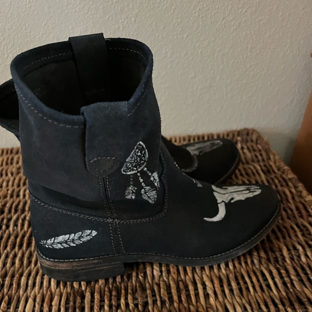 Repurposed cowgirl navy Suede booties 7